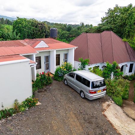 Bed and Breakfast New Dream House Arusha Esterno foto