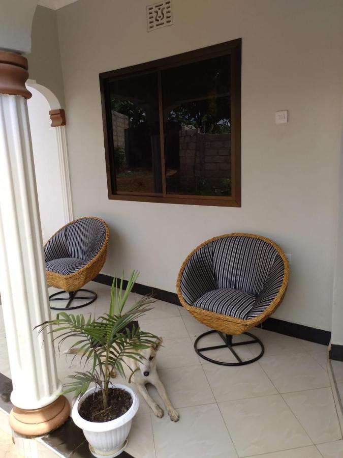 Bed and Breakfast New Dream House Arusha Esterno foto