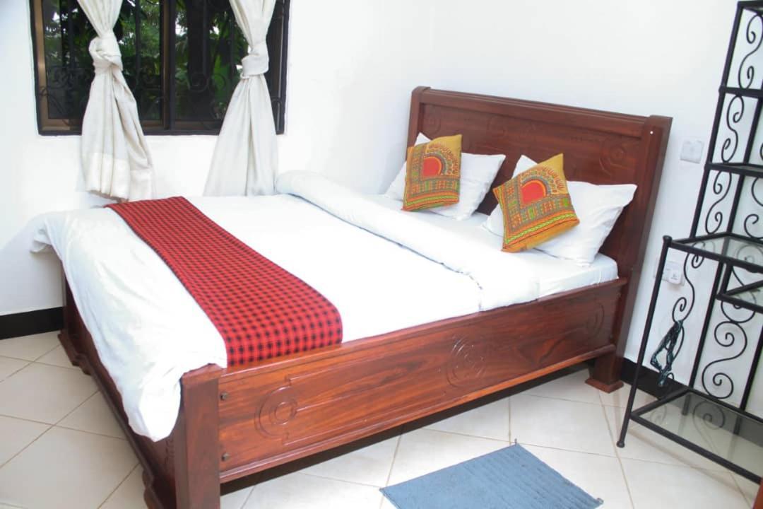 Bed and Breakfast New Dream House Arusha Esterno foto