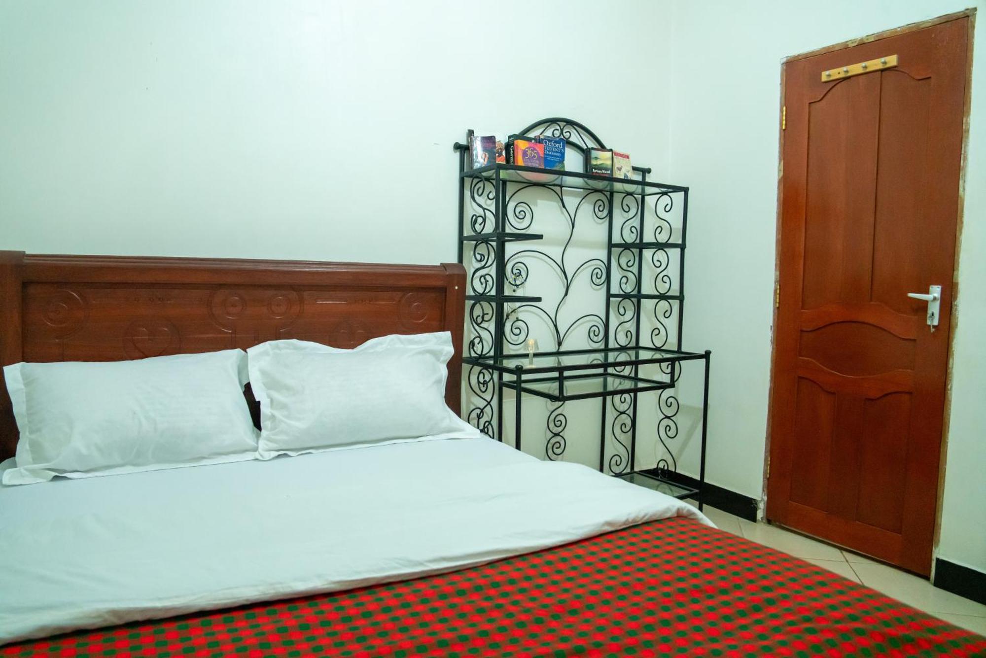 Bed and Breakfast New Dream House Arusha Esterno foto