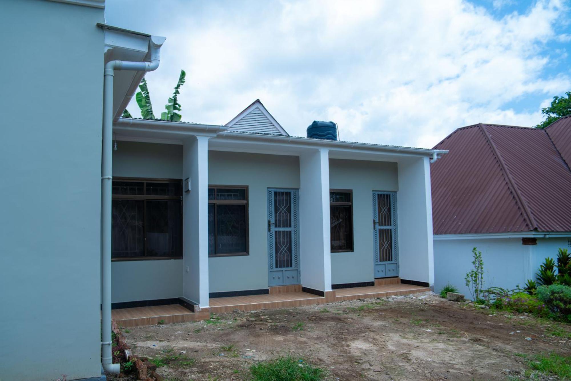 Bed and Breakfast New Dream House Arusha Esterno foto