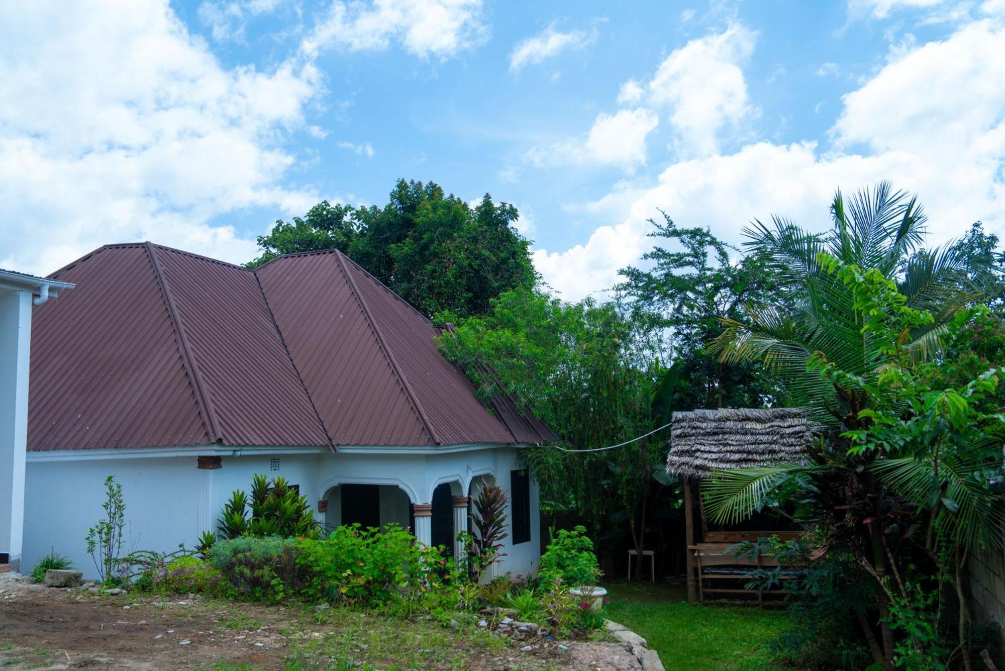 Bed and Breakfast New Dream House Arusha Esterno foto