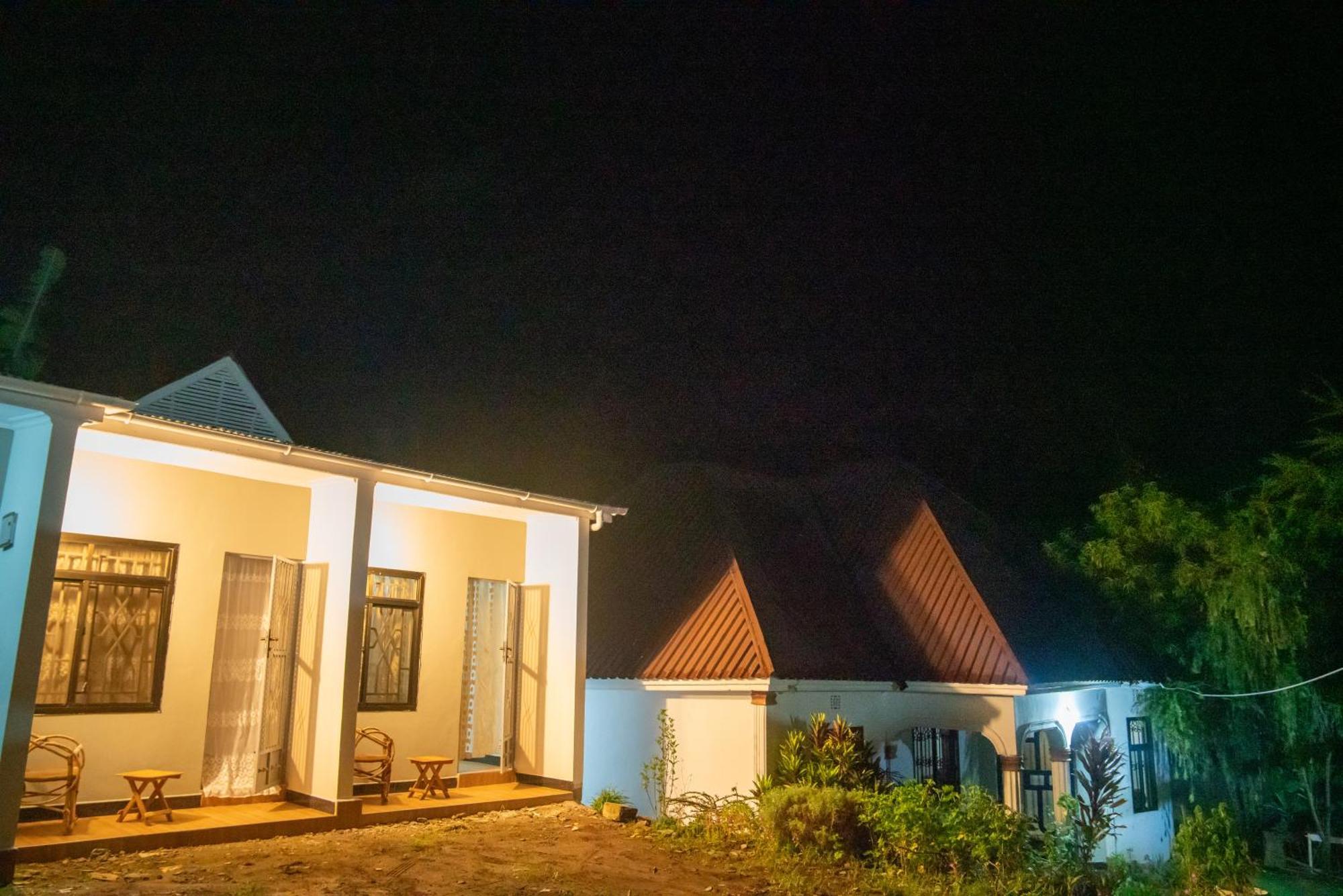Bed and Breakfast New Dream House Arusha Esterno foto