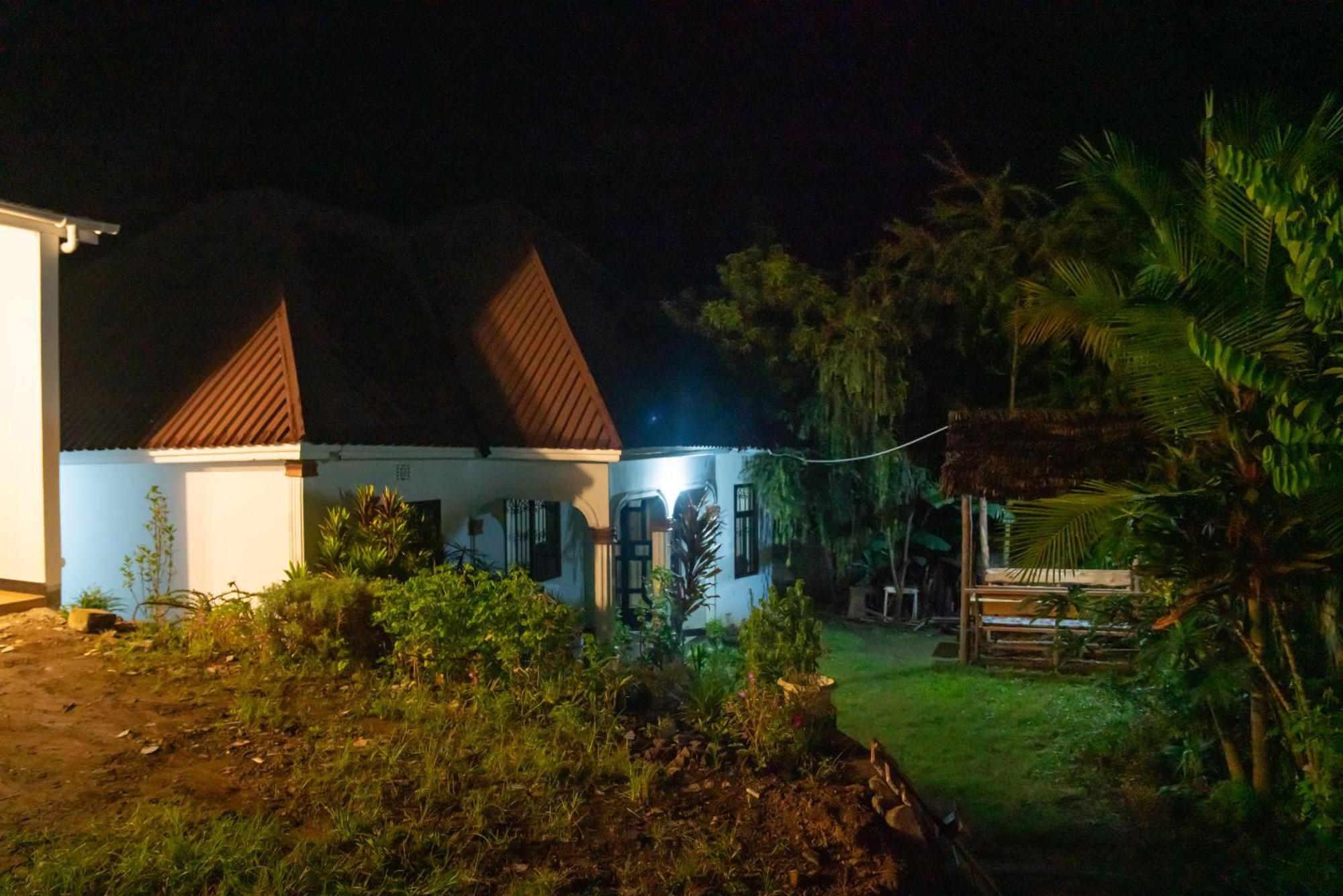 Bed and Breakfast New Dream House Arusha Esterno foto